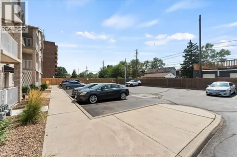 1323 Langlois Windsor ON N8X 4L8