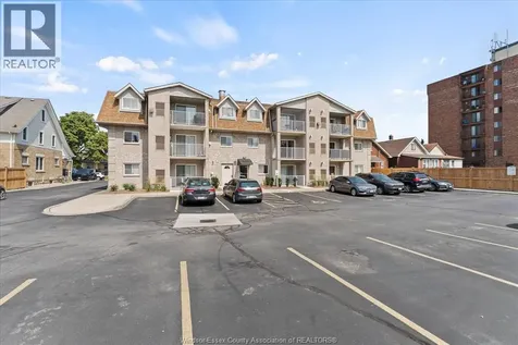 1323 Langlois Windsor ON N8X 4L8