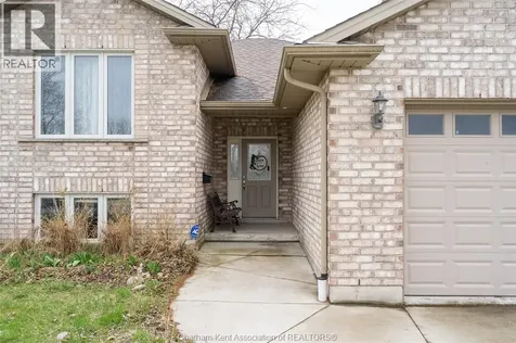 30 St Michael Avenue Chatham ON N7M 2E4