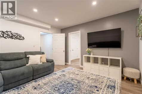 30 St Michael Avenue Chatham ON N7M 2E4