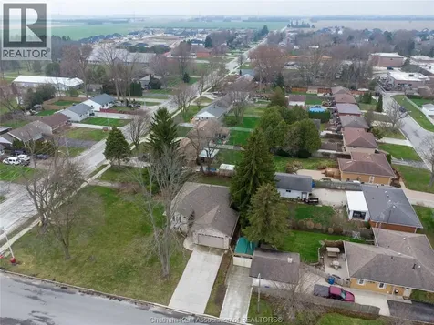 30 St Michael Avenue Chatham ON N7M 2E4
