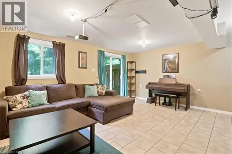 1492 Franklin Boulevard Cambridge ON N3C 3L5