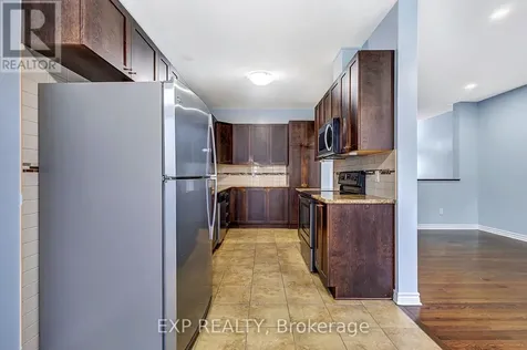 635 Moorpark Avenue Ottawa ON K2M 0H8