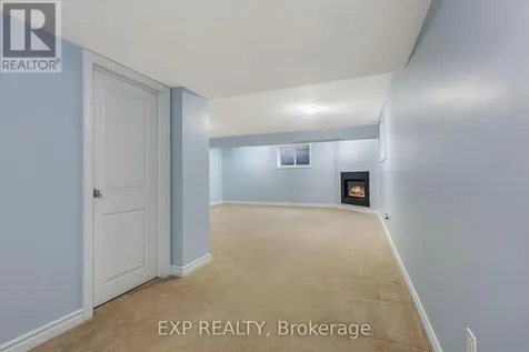 635 Moorpark Avenue Ottawa ON K2M 0H8