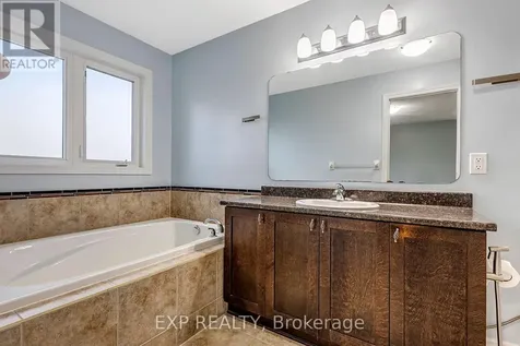 635 Moorpark Avenue Ottawa ON K2M 0H8
