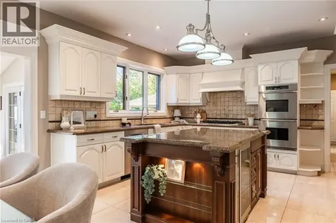 17 Lochside Drive Stoney Creek ON L8E 5T6