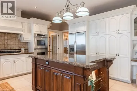 17 Lochside Drive Stoney Creek ON L8E 5T6