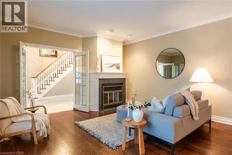 17 Lochside Drive Stoney Creek ON L8E 5T6