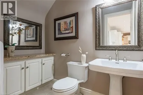 17 Lochside Drive Stoney Creek ON L8E 5T6