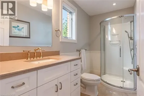17 Lochside Drive Stoney Creek ON L8E 5T6