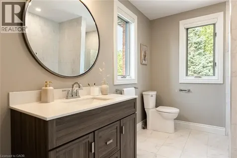 17 Lochside Drive Stoney Creek ON L8E 5T6