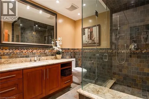 17 Lochside Drive Stoney Creek ON L8E 5T6