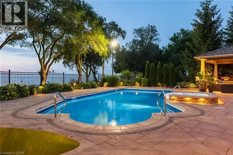 17 Lochside Drive Stoney Creek ON L8E 5T6
