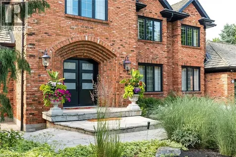 17 Lochside Drive Stoney Creek ON L8E 5T6