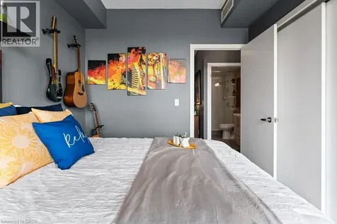 2087 Fairview Street Burlington ON L7R 0E5