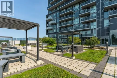 2087 Fairview Street Burlington ON L7R 0E5