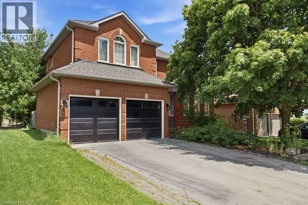 131 Huntingwood Avenue Hamilton ON L9H 6X5