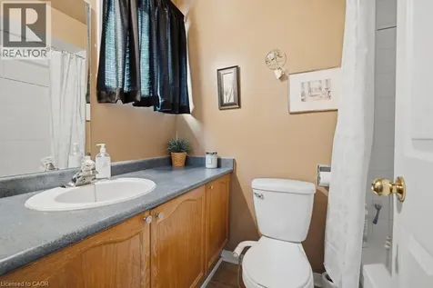 131 Huntingwood Avenue Hamilton ON L9H 6X5