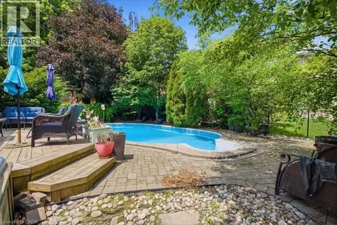131 Huntingwood Avenue Hamilton ON L9H 6X5