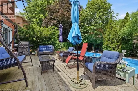131 Huntingwood Avenue Hamilton ON L9H 6X5