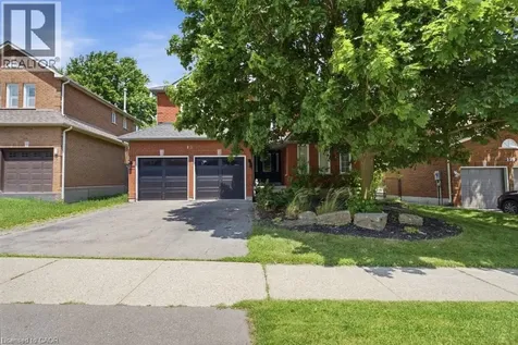 131 Huntingwood Avenue Hamilton ON L9H 6X5