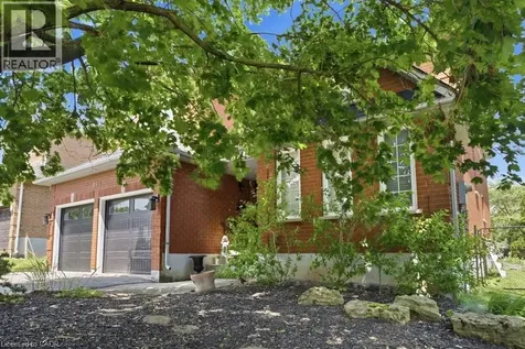131 Huntingwood Avenue Hamilton ON L9H 6X5