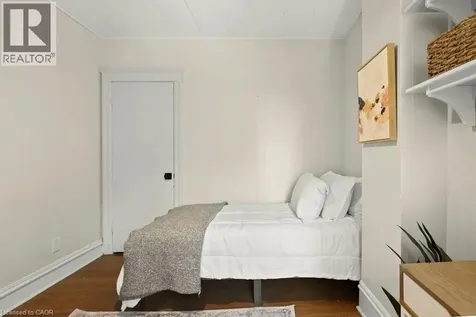 148 Dundurn Street North Hamilton ON L8R 3E8