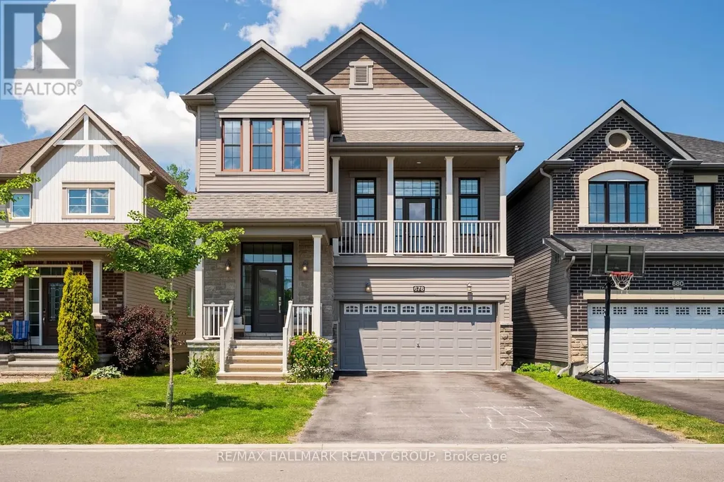 678 Eagle Crest Heights Ottawa ON K2S 1R8