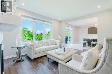 678 Eagle Crest Heights Ottawa ON K2S 1R8