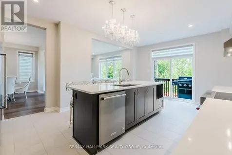 678 Eagle Crest Heights Ottawa ON K2S 1R8