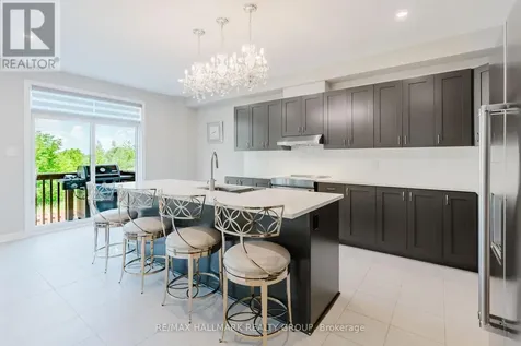 678 Eagle Crest Heights Ottawa ON K2S 1R8