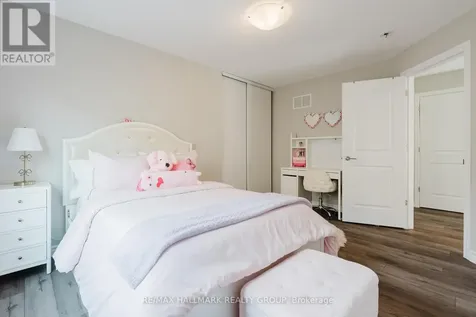 678 Eagle Crest Heights Ottawa ON K2S 1R8