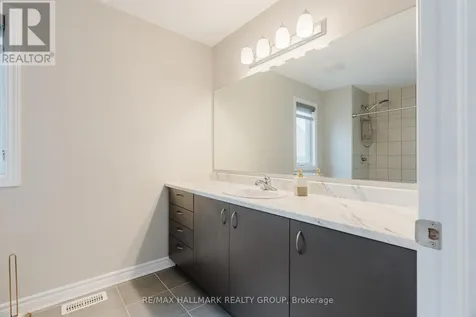 678 Eagle Crest Heights Ottawa ON K2S 1R8