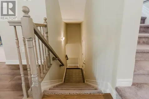 678 Eagle Crest Heights Ottawa ON K2S 1R8
