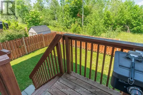 678 Eagle Crest Heights Ottawa ON K2S 1R8
