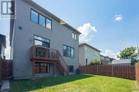 678 Eagle Crest Heights Ottawa ON K2S 1R8