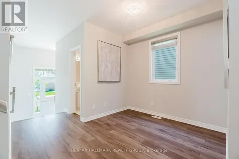 678 Eagle Crest Heights Ottawa ON K2S 1R8