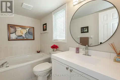 32 Valleymede Court Collingwood ON L9Y 5E4