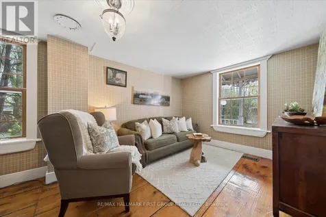 130 Myrtle Road East Whitby ON L0B 1A0
