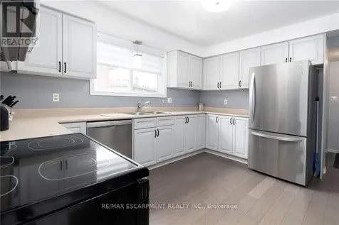 31 Blackfriar Lane Brantford ON N3R 7M2