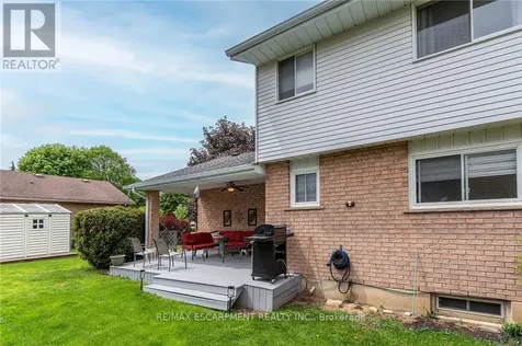 31 Blackfriar Lane Brantford ON N3R 7M2