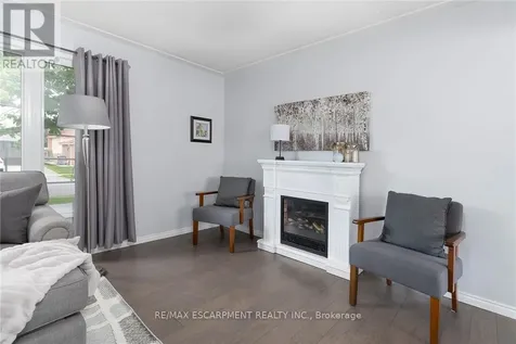 31 Blackfriar Lane Brantford ON N3R 7M2