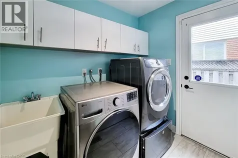 29 Woodside Square Fonthill ON L3E 0M7