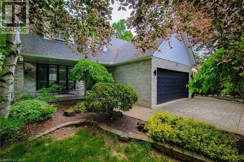 29 Woodside Square Fonthill ON L3E 0M7