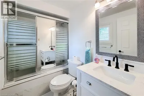 29 Woodside Square Fonthill ON L3E 0M7