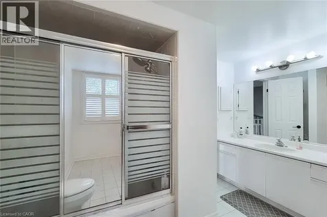 29 Woodside Square Fonthill ON L3E 0M7