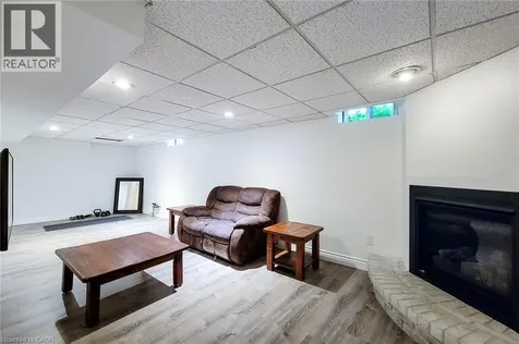 29 Woodside Square Fonthill ON L3E 0M7