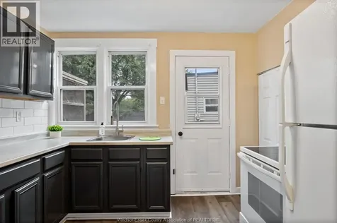 2123 Ontario Street Windsor ON N8Y 1N4