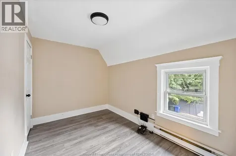 2123 Ontario Street Windsor ON N8Y 1N4