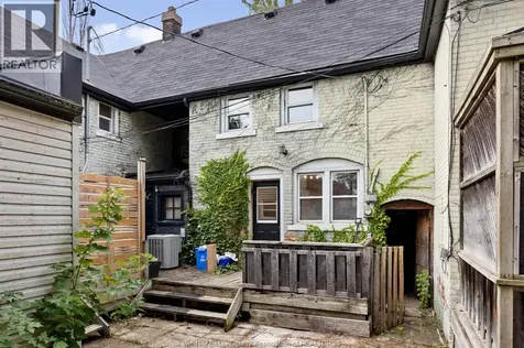 2123 Ontario Street Windsor ON N8Y 1N4